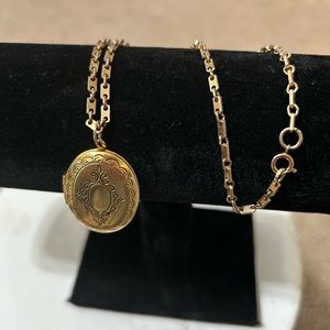 vintage locket necklace